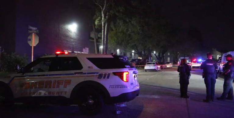 Imperial Valley Drive shooting: Man killed at north Harris County apartment