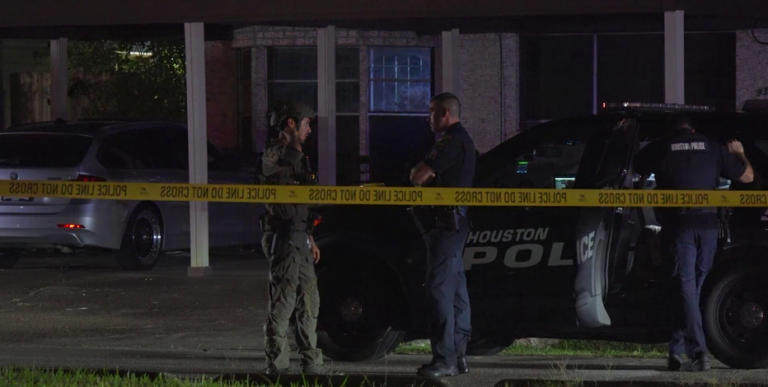 Four shot, 1 killed by victim's boyfriend in Sunnyside