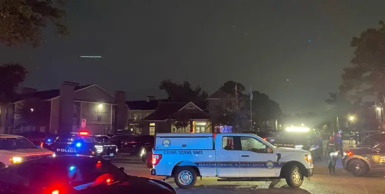 2 found dead in West Houston apartment management office