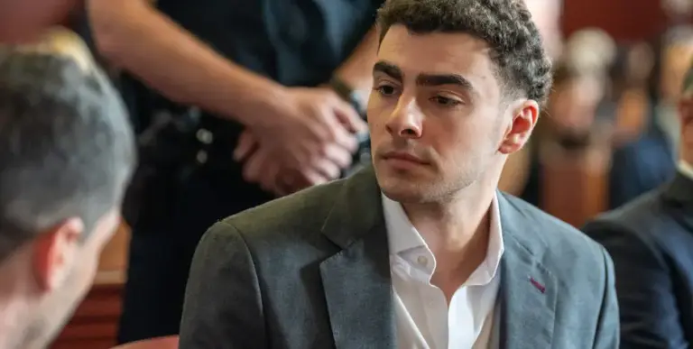 Luigi Mangione pleads guilty in federal CEO shooting case in Manhattan